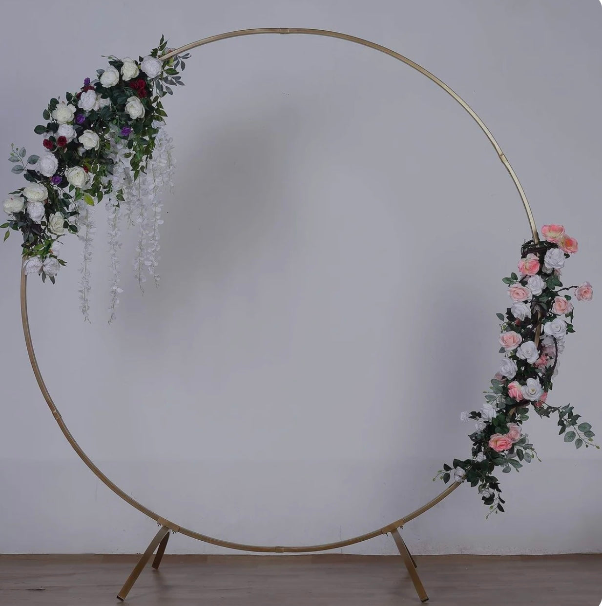7.5 ft heavy duty gold round stand